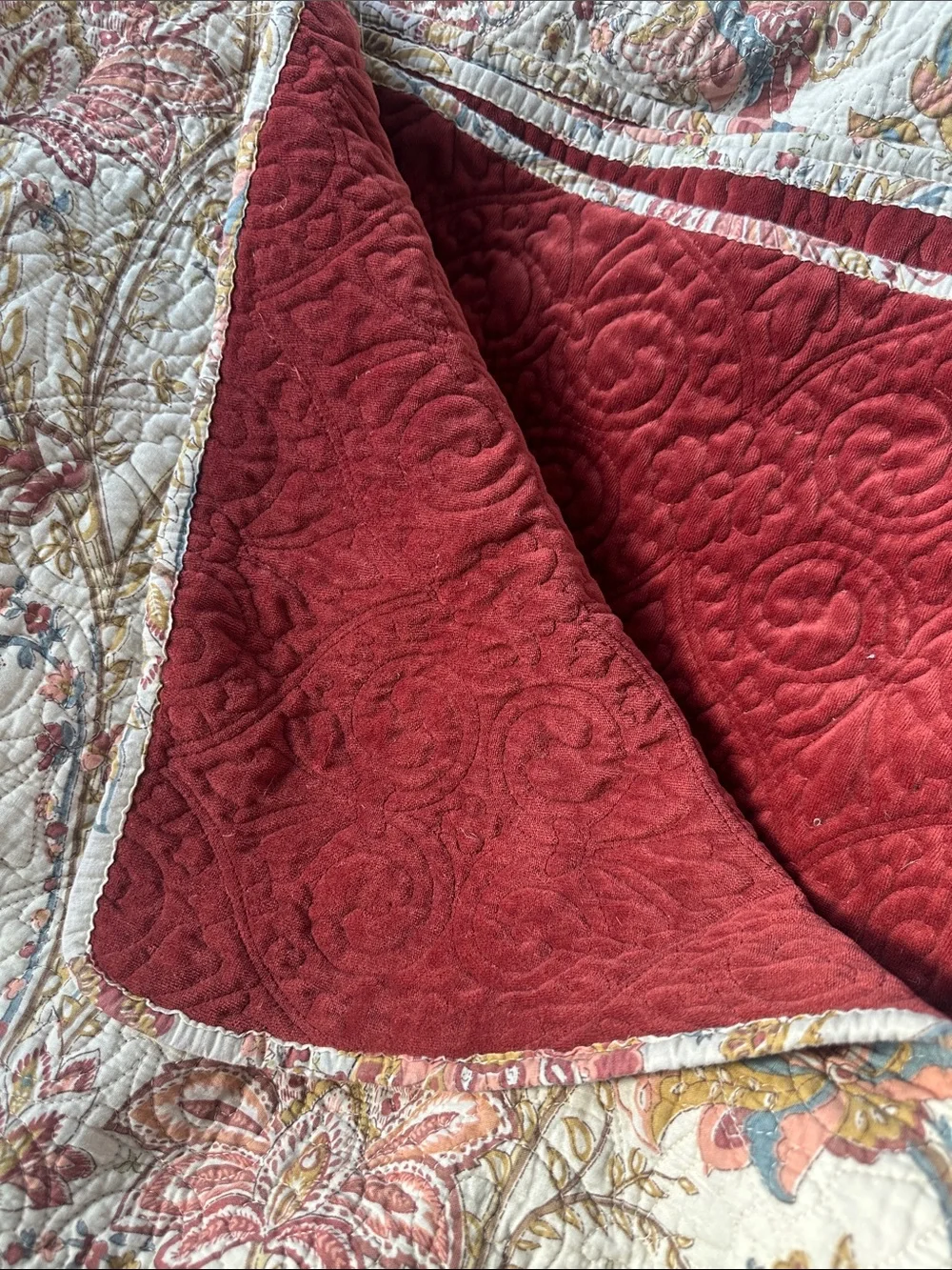 B. Smith Serene Full/Queen Floral Quilt